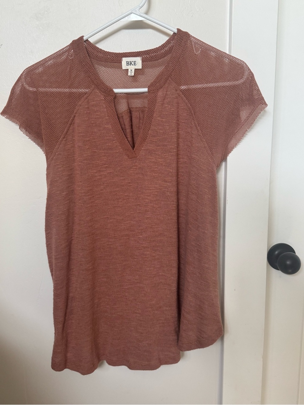 BKE Mesh-Shoulder Short Sleeve Top in Dusty Mauve
